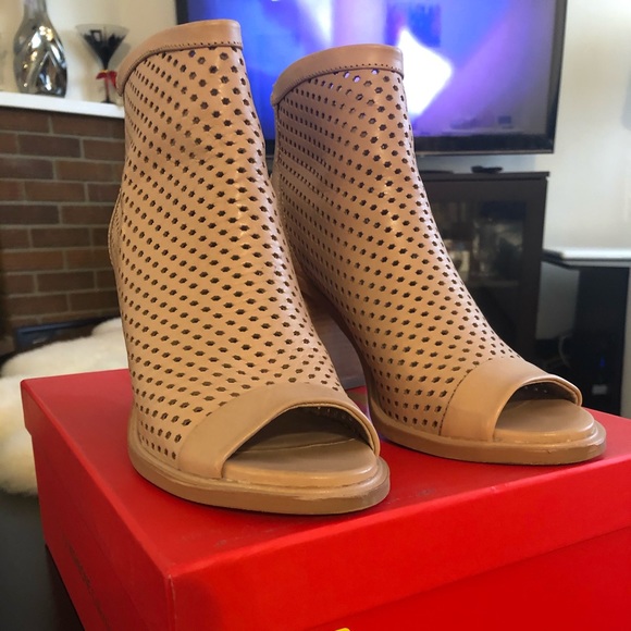 Wishbone beige calf leather sandal - Picture 1 of 4